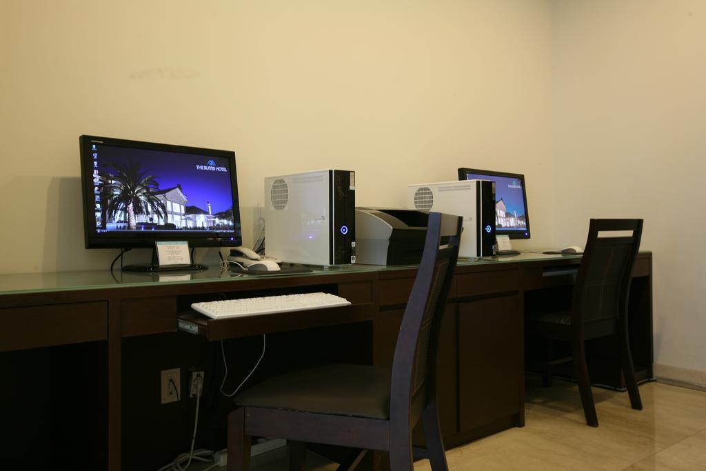 The Suites Hotel Jeju Seogwipo Esterno foto