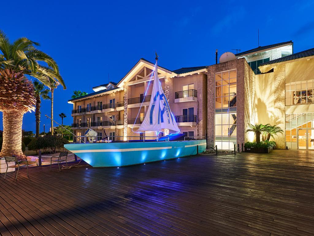 The Suites Hotel Jeju Seogwipo Esterno foto