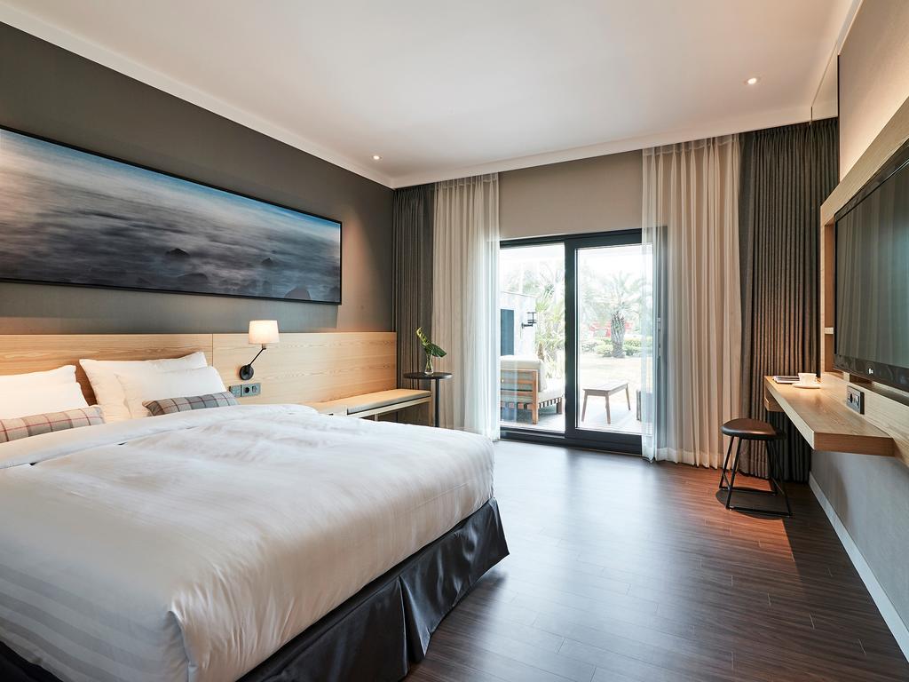 The Suites Hotel Jeju Seogwipo Esterno foto