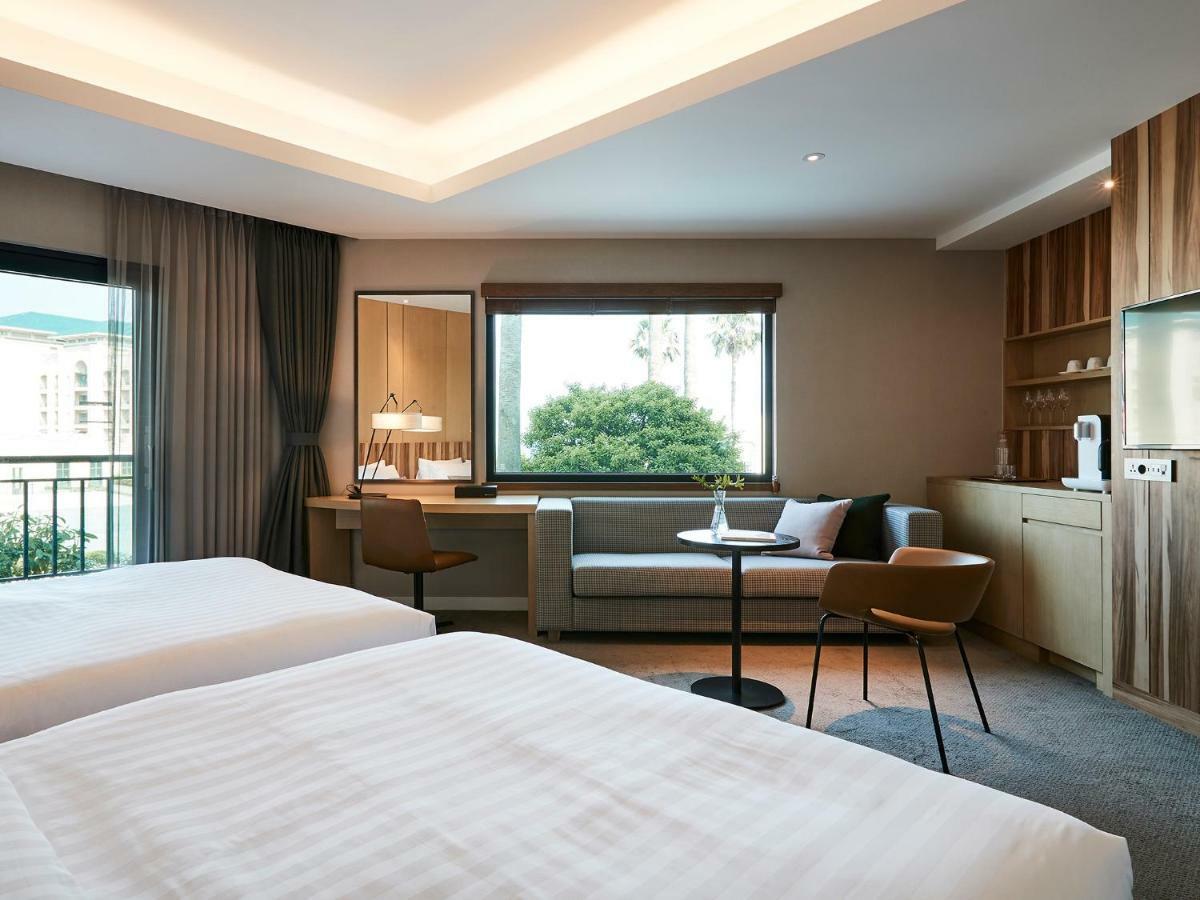 The Suites Hotel Jeju Seogwipo Esterno foto